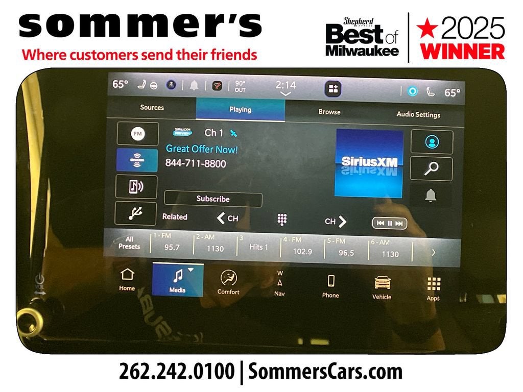 2023 Jeep Wagoneer Base