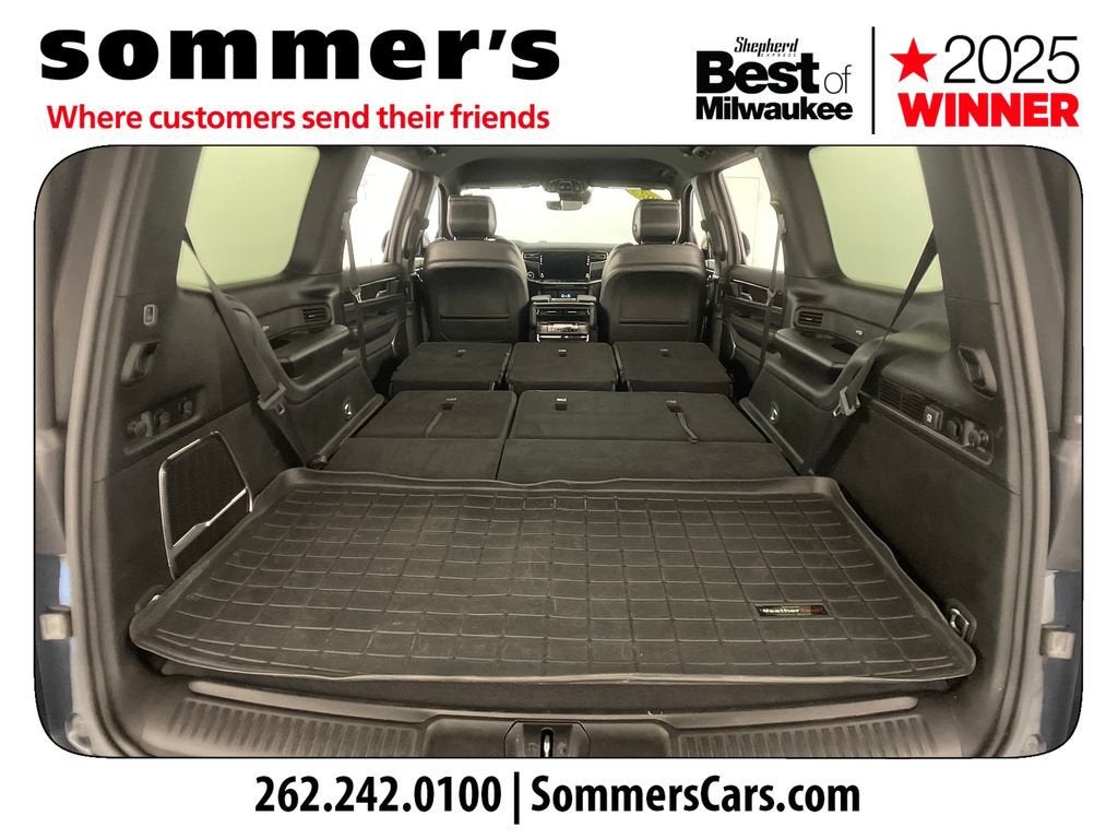 2023 Jeep Wagoneer Base
