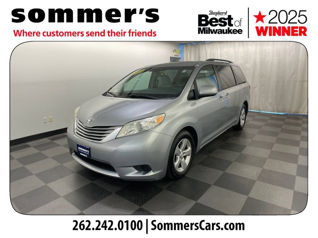 2015 Toyota Sienna LE AAS