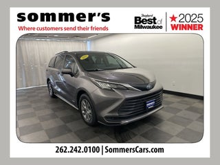 2021 Toyota Sienna LE