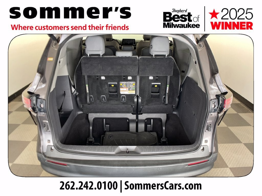 2022 Toyota Sienna XLE