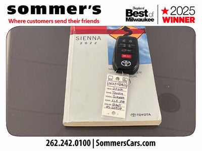 2022 Toyota Sienna XLE