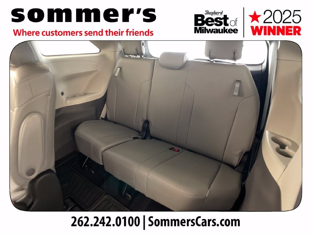 2022 Toyota Sienna XLE