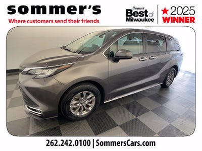2022 Toyota Sienna XLE