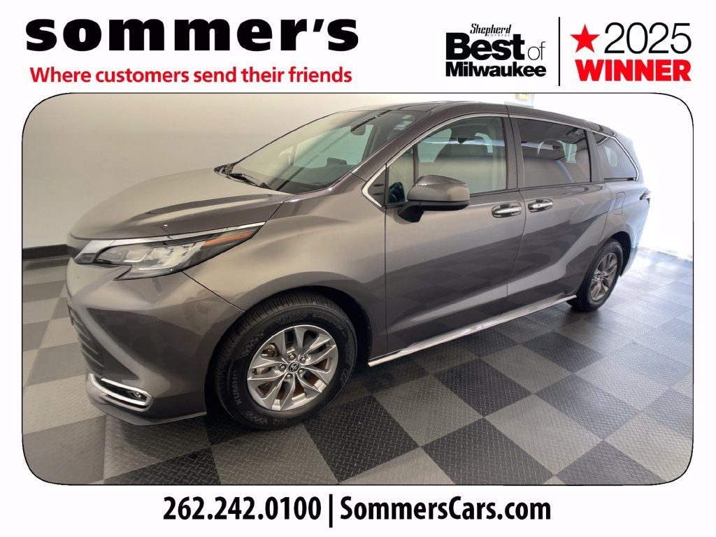 2022 Toyota Sienna XLE