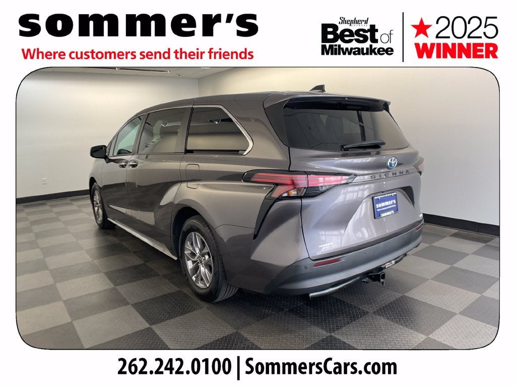 2022 Toyota Sienna XLE