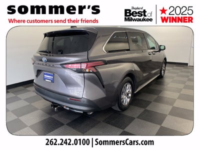 2022 Toyota Sienna XLE