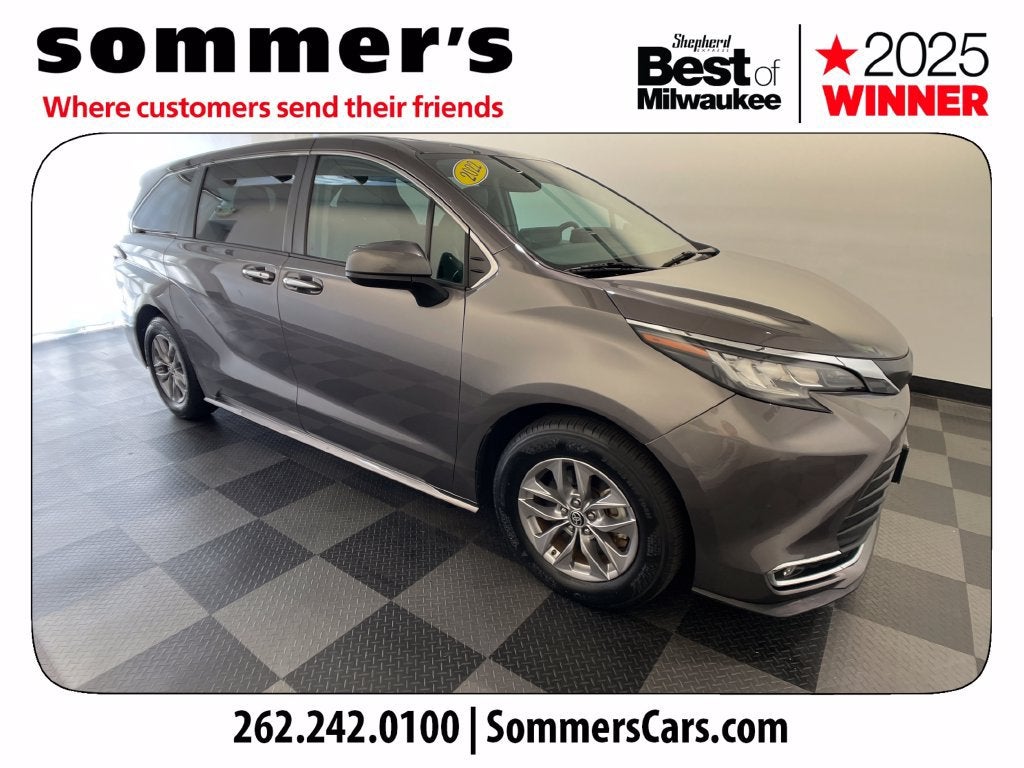 2022 Toyota Sienna XLE