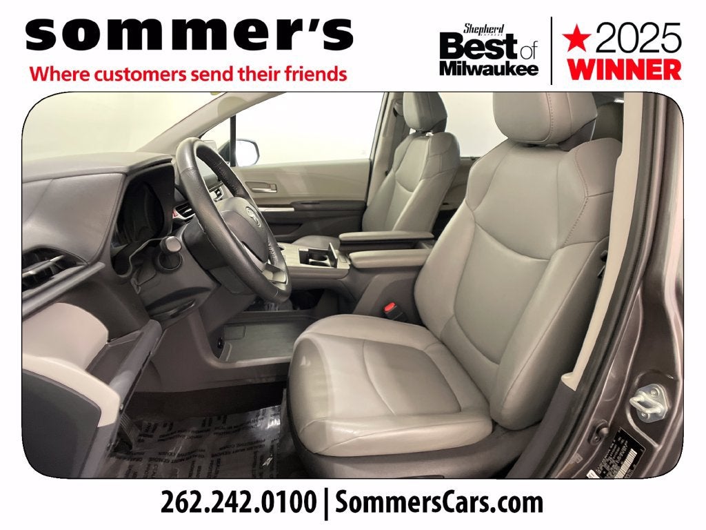 2022 Toyota Sienna XLE
